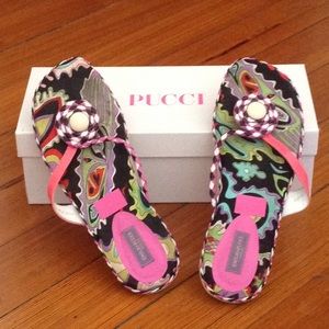 Pucci silk flip flop style sandals Sz 39